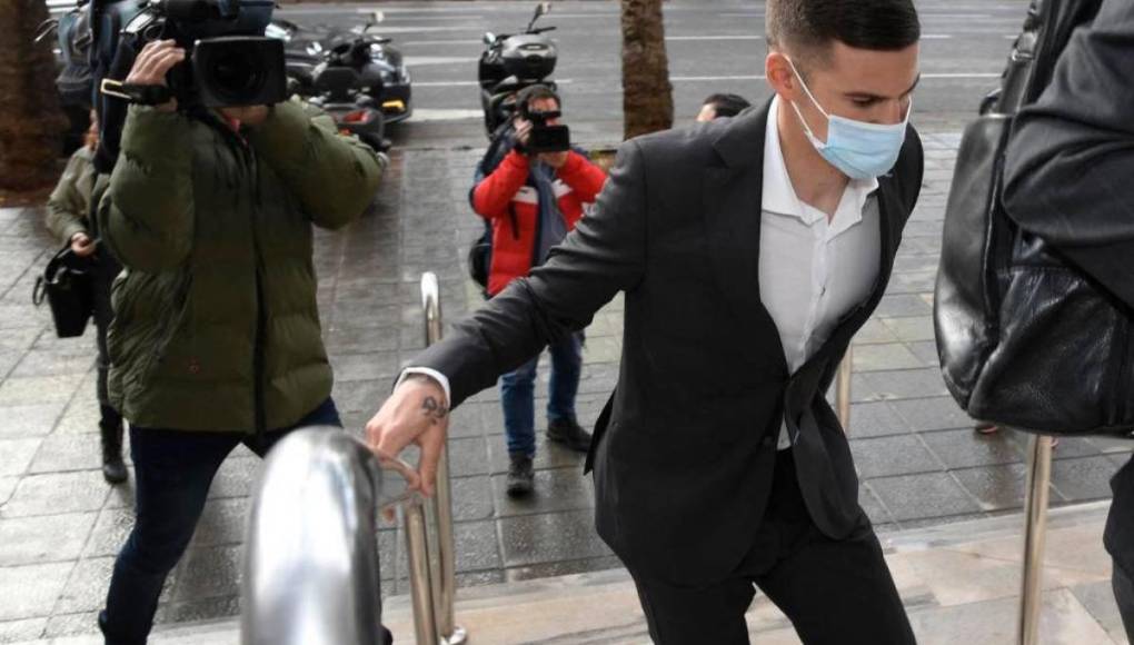 Tras darse a conocer la noticia su exequipo tomó la decisión de culminar su contrato con Mina: “Desde el primer día la entidad celeste subrayó que los valores del RC Celta están por encima de todo y que el club los defendería hasta las últimas consecuencias, incluidas las repercusiones que pudiera tener en la planificación deportiva”.