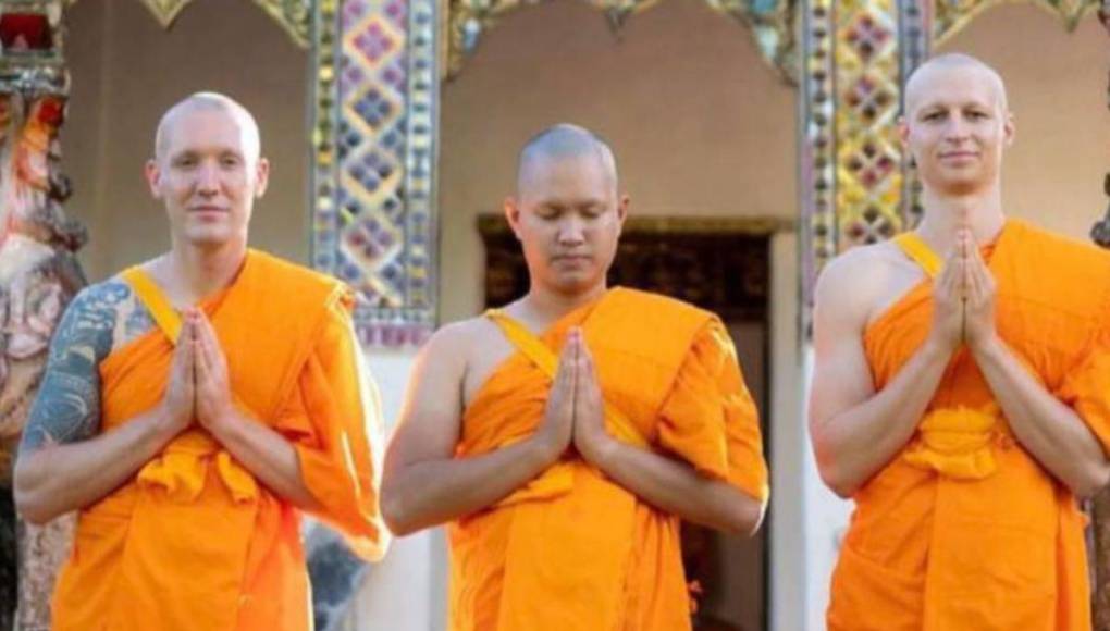 “Después de estudiar la ciencia de la felicidad, convertirme en monje y practicar yoga, encontré la respuesta de qué es la felicidad. Aprendí cómo conseguirla y cómo conservarla”, desveló.