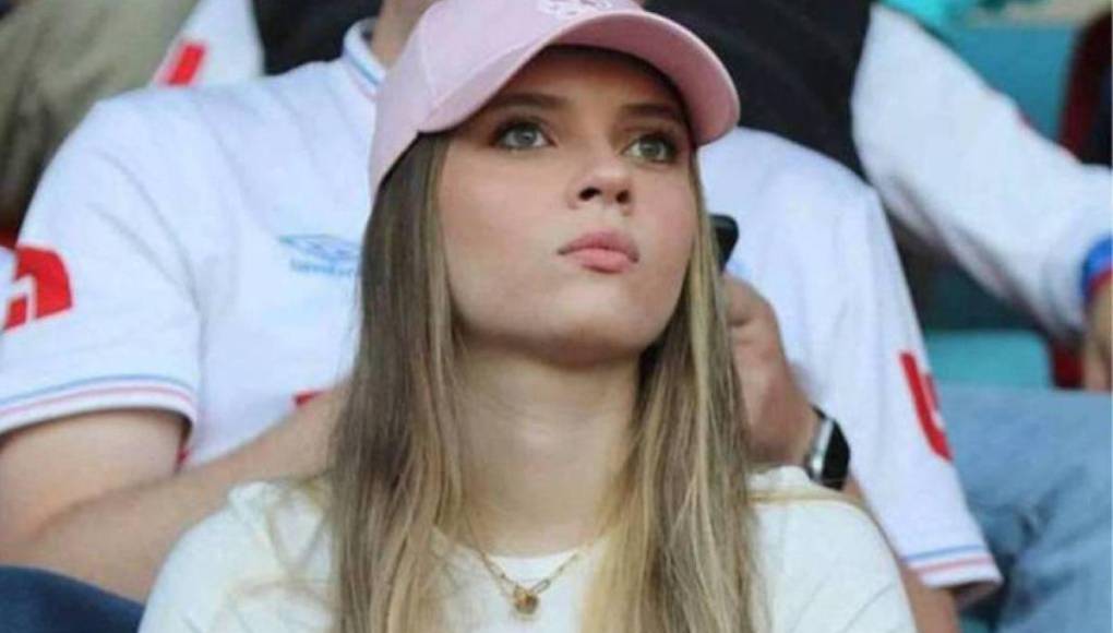 Cecilia García tendrá el corazón dividido, pues ella es aficionada del Olimpia y en el Motagua juega su novio Agustín Auzmendi.