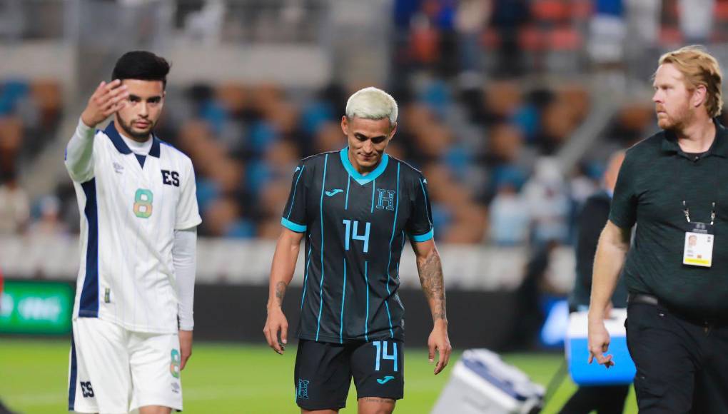 La reacción de los futbolistas hondureños tras el empate 1-1 ante El Salvador. 