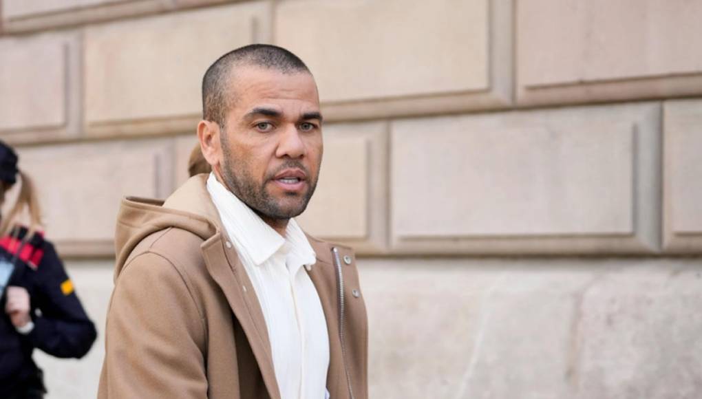 El futbolista brasileño abonó el millón de euros que solicitó el tribunal de Barcelona que lo condenó en febrero a cuatro años y seis meses de prisión por agredir sexualmente a una mujer a finales de 2022.