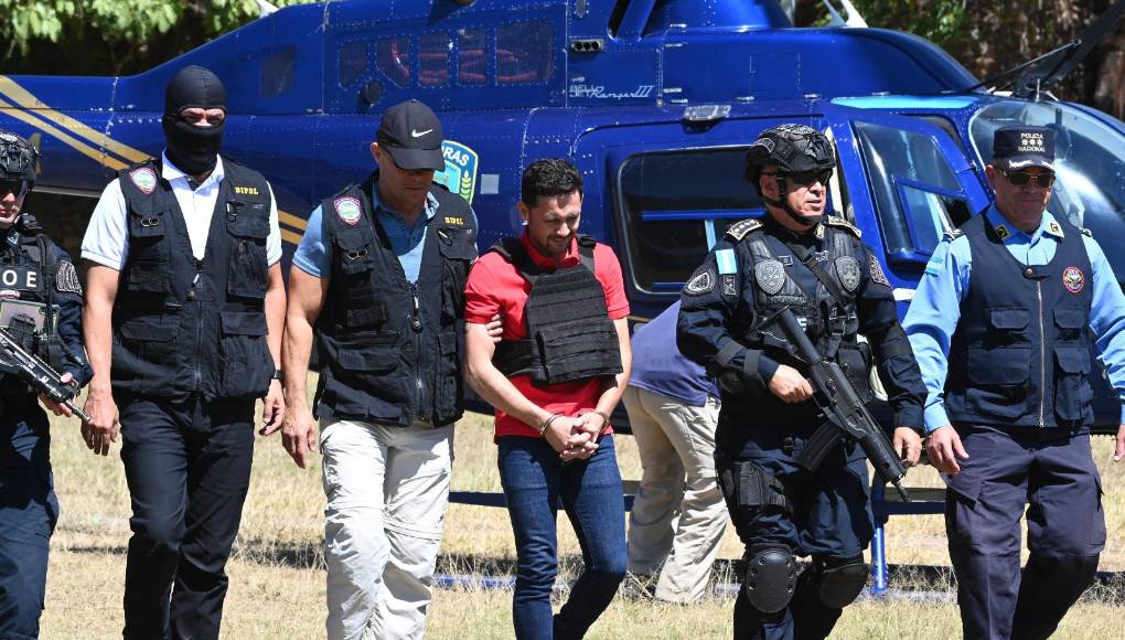 Aguilar fue apresado cuando transitaba en su carro por una de las calles cercana a la colonia Los Alpes en el sector noroeste de San Pedro Sula. 