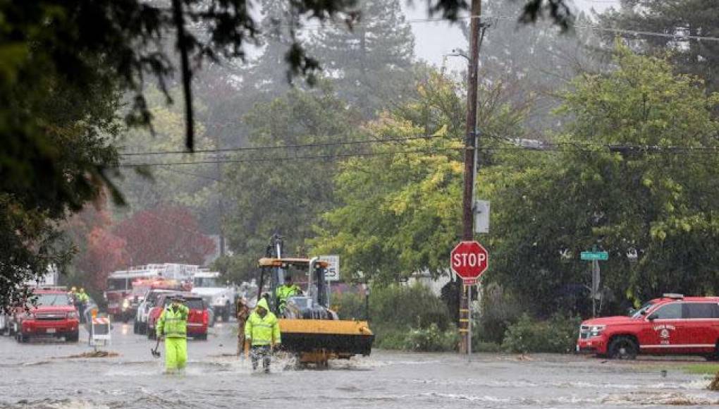 Graves inundaciones en California dejan a miles de personas afectadas