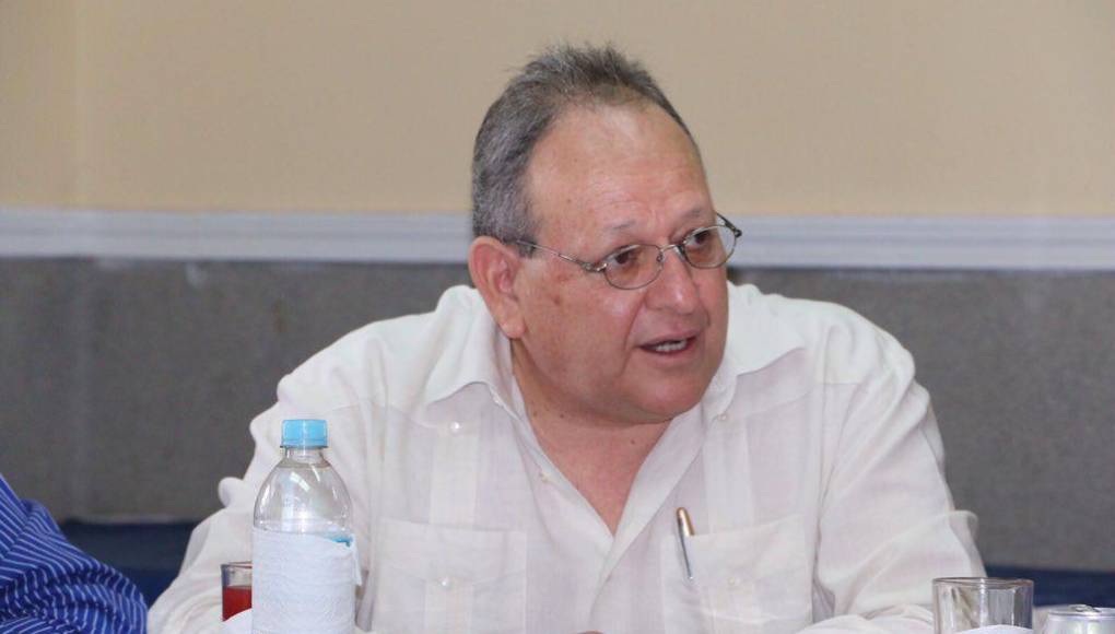 Fernando Anduray cuestiona “relajo” del CNE en contratación del Trep