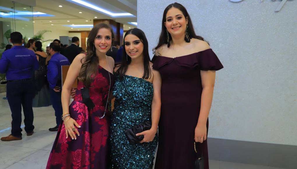 Naghia Romero, Claudia Yacamán y Leyla Paredes