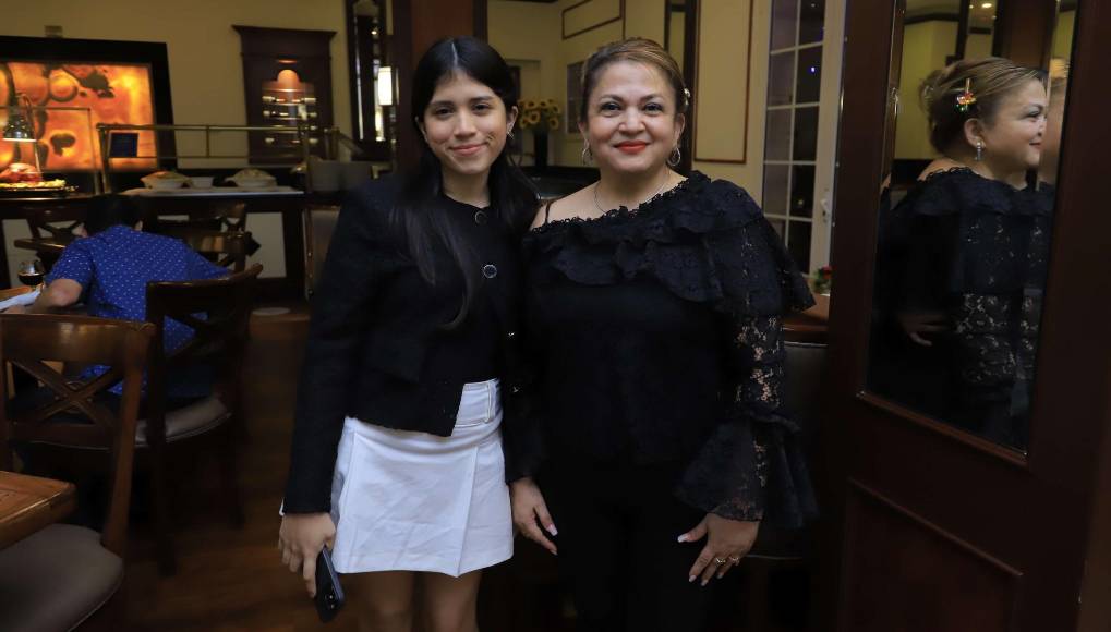 Camila Castellón y Violeta López