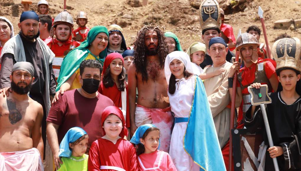 Santa Bárbara: trinitecos encarnan la Pasión de Cristo