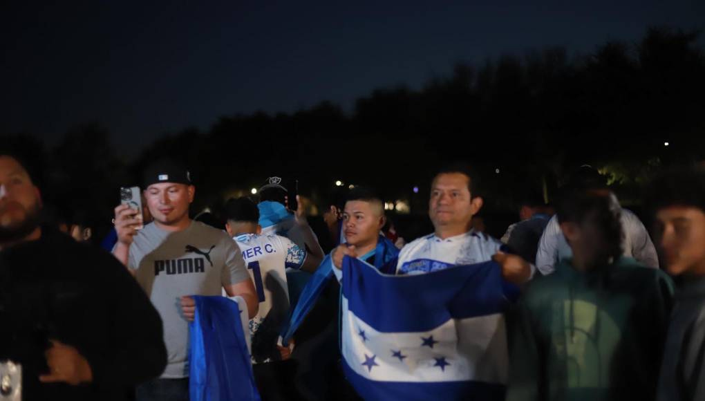 Este banderazo quedará para la historia, ya es el primero que tendrá nuestra Selección Nacional en suelo estadounidense.