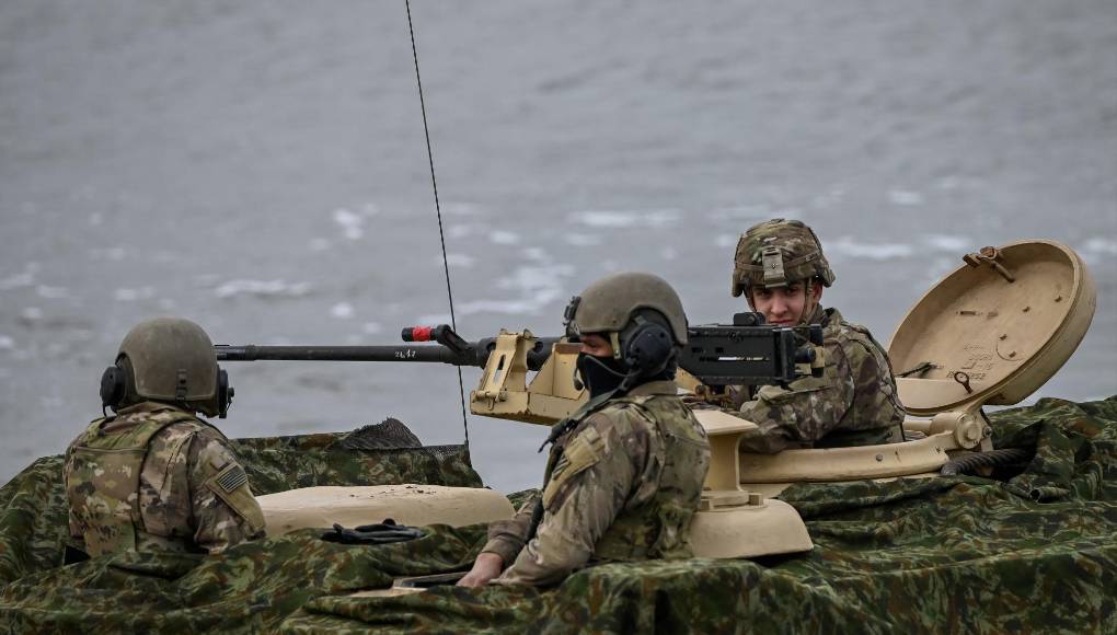 Así, las tropas de los países aliados han completado la primera parte de Dragon-24, que consistía en cruzar el río. Ahora, iniciarán una marcha táctica de 300 kilómetros hacia la frontera oriental de Polonia y el límite oriental de la OTAN.