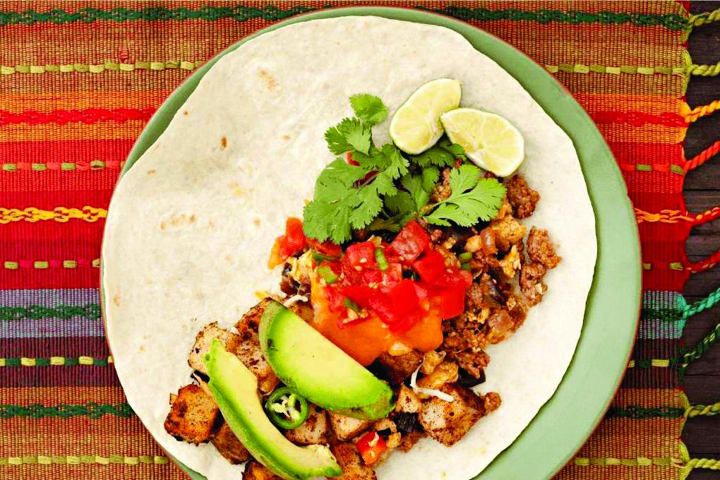 Baleada mixta de huevo con chorizo