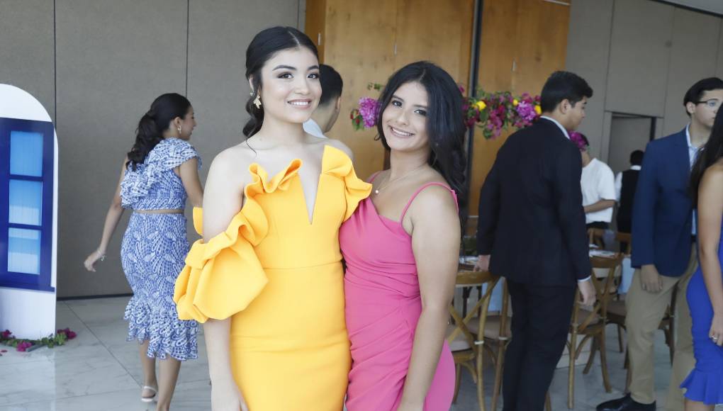 Adriana Martínez y Tiffany Solano