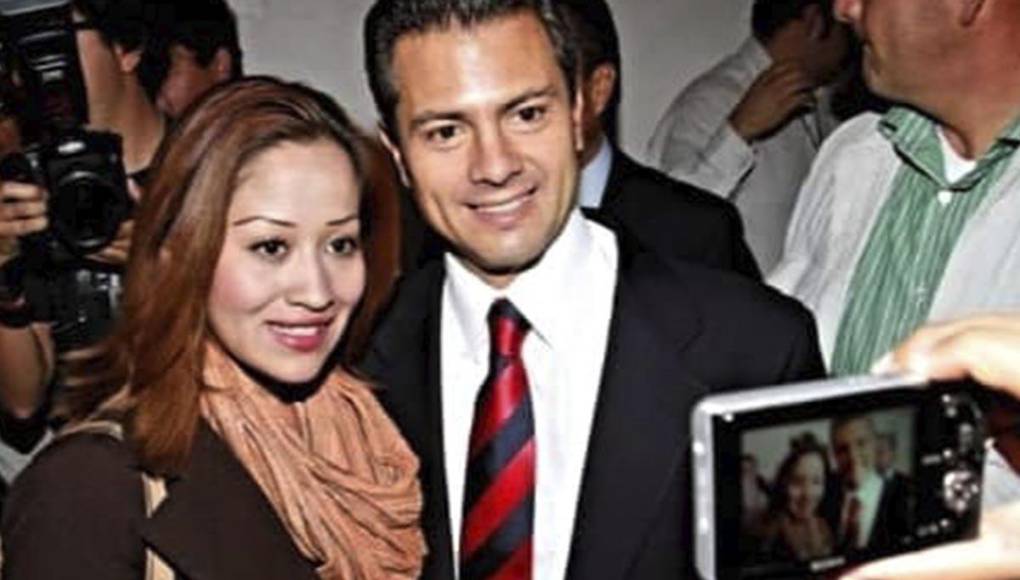 Tania Trejo, candidata suplente del PRI y PAN a diputada plurinominal en Puebla, México, junto al expresidente de México, Enrique Peña Nieto. Fue capturada con dorga y armas.