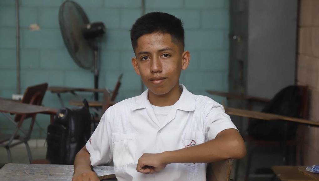 Martínez Suazo sueña con ser todo un arquitecto, dado a que de niño ha desarrollado esa pasión. “La disciplina y el respeto son valores que sientan la base para el éxito”, dedicó. 