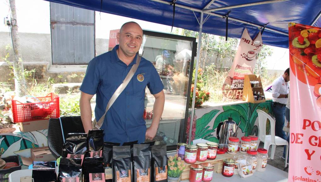 El Festival del Café no solo fue un escaparate para la exquisita producción local, sino también una oportunidad para reconocer el trabajo incansable de individuos e instituciones que contribuyen al desarrollo de Santa Fe.