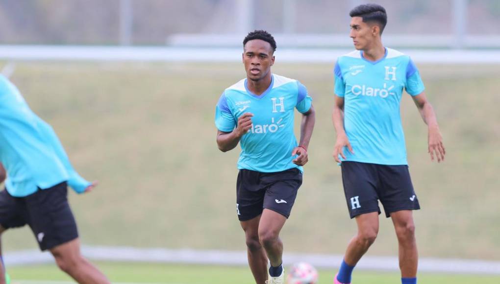 Bryan Félix del Real España también fue citado por Reinaldo Rueda.