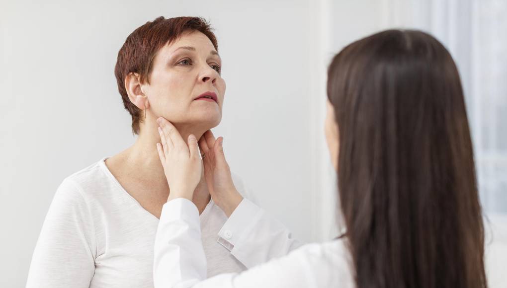 Mujeres de 40 en adelante son más propensas a sufrir cáncer de tiroides