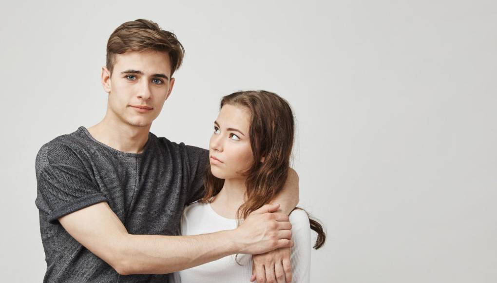 Primero la ilusiona y luego la cambia por otra