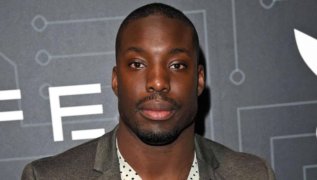 Este no es el primer incidente que vincula el nombre de Vontae Davis a los titulares. El año pasado, el exjugador fue arrestado por cargos de conducir bajo los efectos del alcohol después de un accidente en el Turnpike de Florida, en Hollywood. Fotos del accidente mostraron a Davis aparentemente dormido al lado de la autopista, junto a su vehículo destrozado.