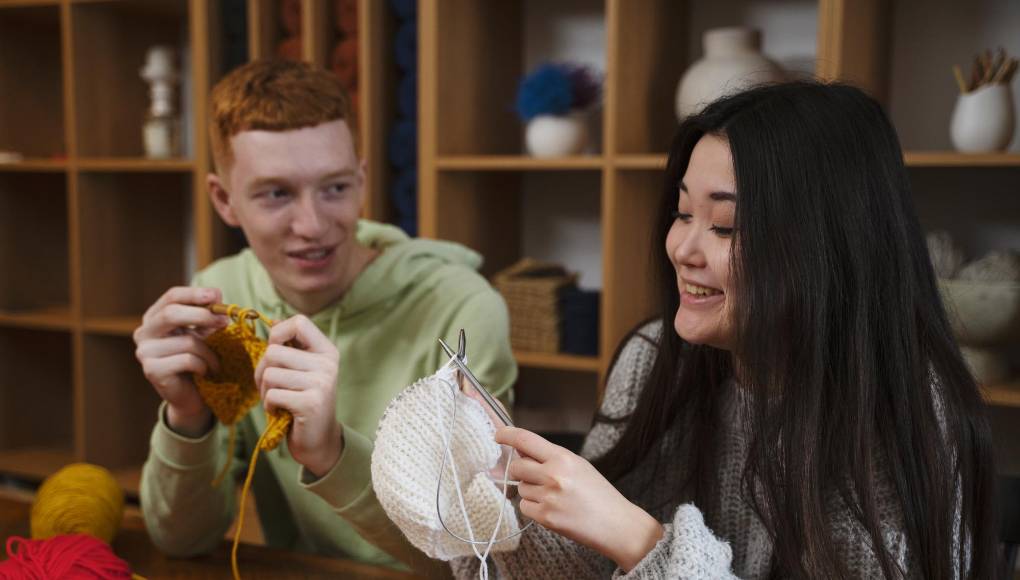 Tejer ayuda a prevenir problemas de salud mental