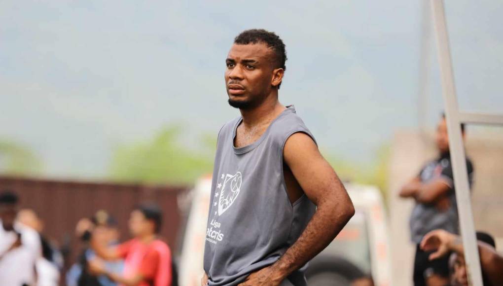 Roger Sander (24 años / Mediocampista) : Un total de 22 partidos jugó en la temporada, aunque las lesiones le afectaron, siempre mostró su buen nivel.