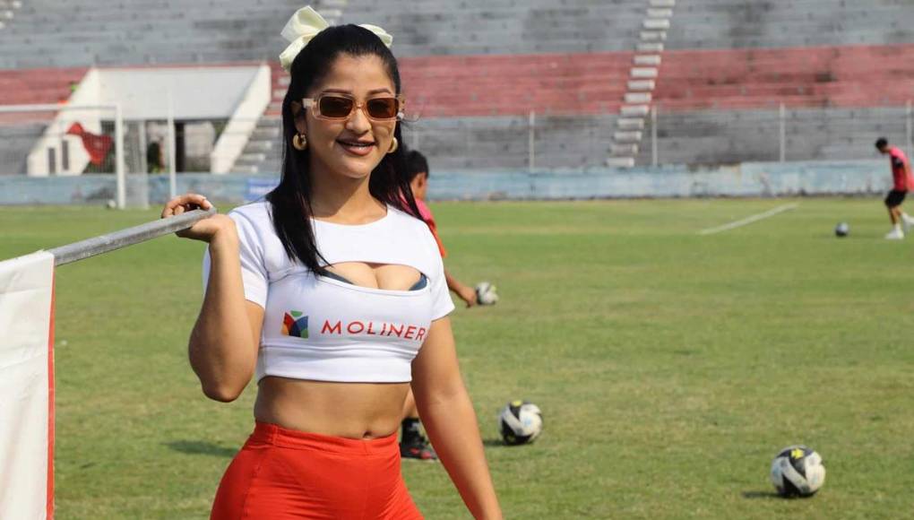 La joven modelo robó muchas miradas en el estadio Ceibeño.