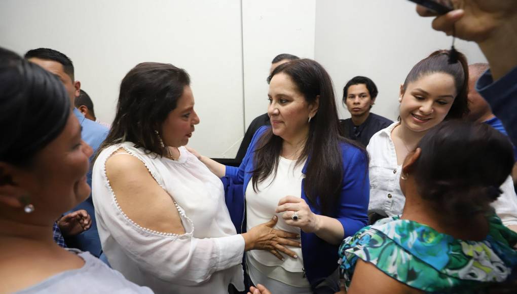 “Vamos a buscar esa unidad y voy a pedirle el espacio a todos los otros precandidatos, a Jorge Zelaya, a Mario Facussé, a Jorge Zelaya, para que nos sentemos en unidad, porque lo que se trata es fortalecer el partido”, agregó García.