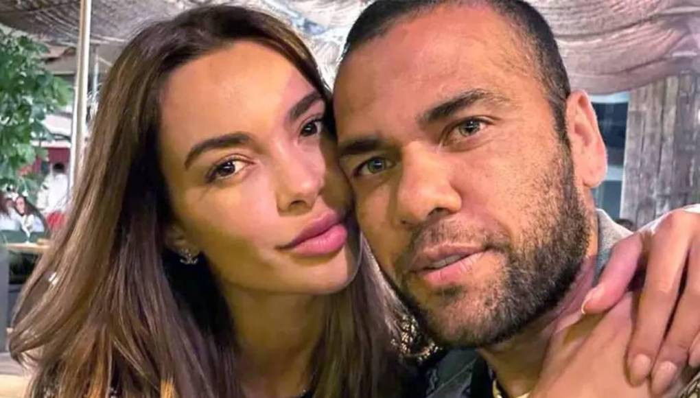 Posteriormente Joana y Alves fueron captados en una de las calles de Barcelona.