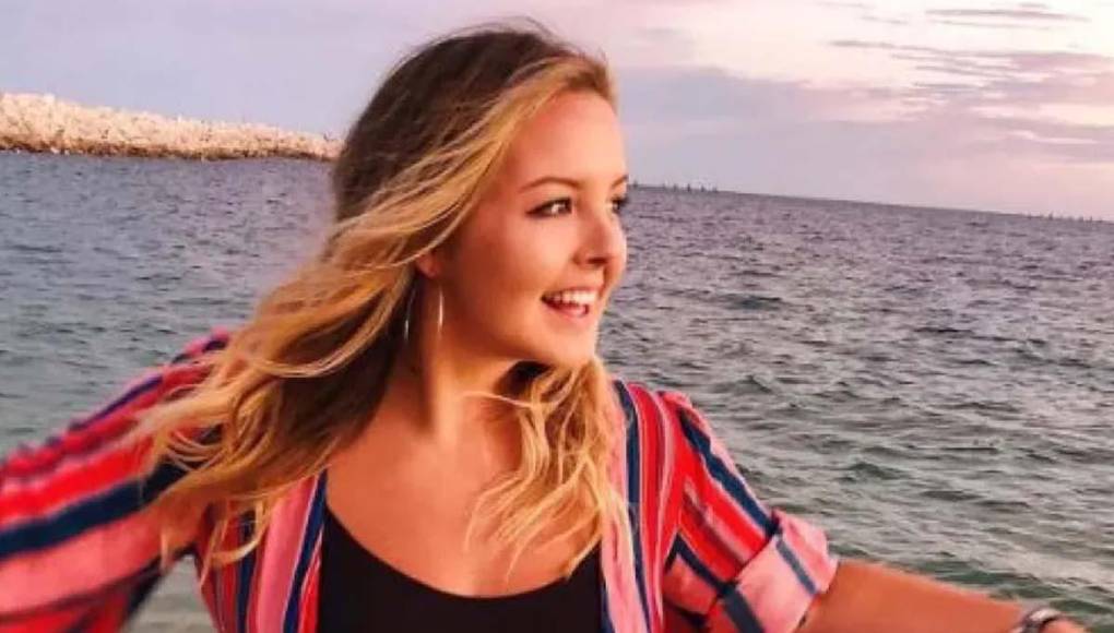 Tras pedir ayuda médica, los especialistas descubrieron numerosos tumores cancerosos en su intestino grueso. 