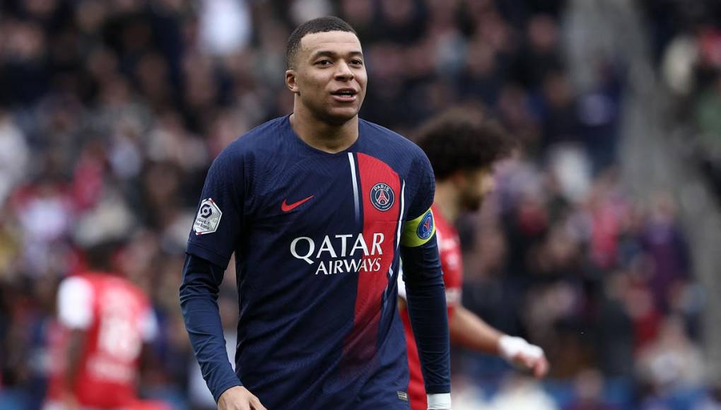 La información asegura que el Real Madrid le habría ofrecido a Kylian Mbappé una prima de 150 millones de euros (163 millones de dólares), que se dividirían en cinco pagos para poder adquirir su fichaje.