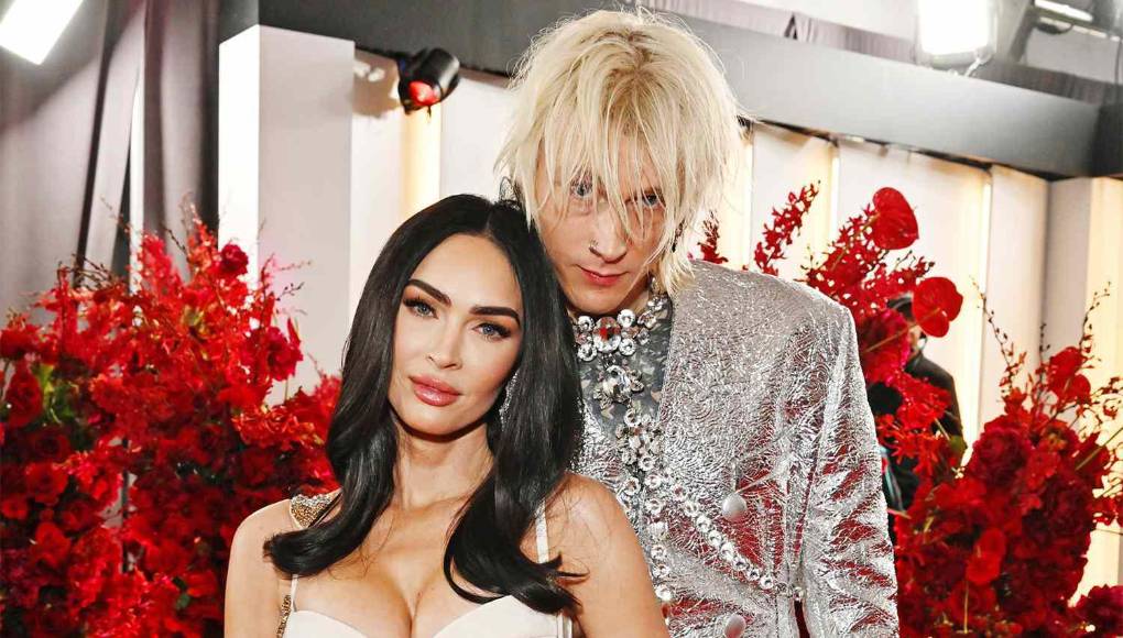 “¿Cómo puedo vivir sabiendo que mi mano no estaba apoyada en su estómago cuando perdimos el bebé?”, se lamenta hacia el final del tema.