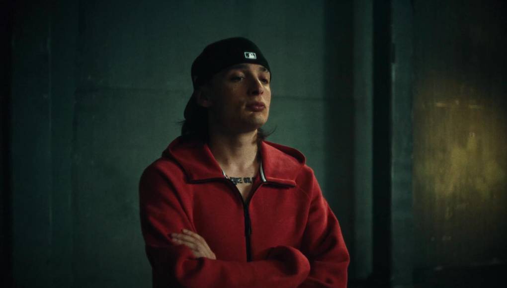 Incluso la semana pasada, en un evento para recaudar fondos para los damnificados por los devastadores incendios registrados en Viña del Mar, el público abucheó cuando se puso a sonar la música de Peso Pluma.