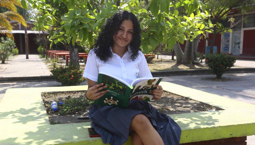 Aunque nació en Comayagua, Suazo Alcerro se identificó como sampedrana, dado a que desde muy pequeña fue traída a la ciudad, su sueño es llegar hacer una licenciada en Química Industrial.