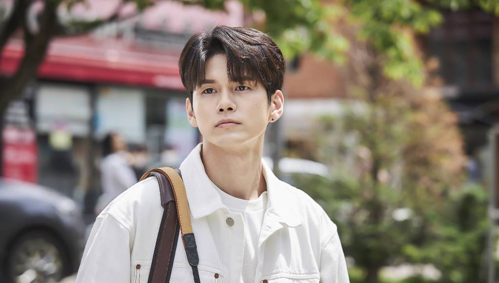 Por otra parte, el actor y cantante Ong Seongwu culminará su servicio militar el 16 de octubre.Algunos de los K-Dramas y películas protagonizadas por Ong Seong Wu son A los dieciocho, Chica del siglo XX y La vida es bella, entre otros.