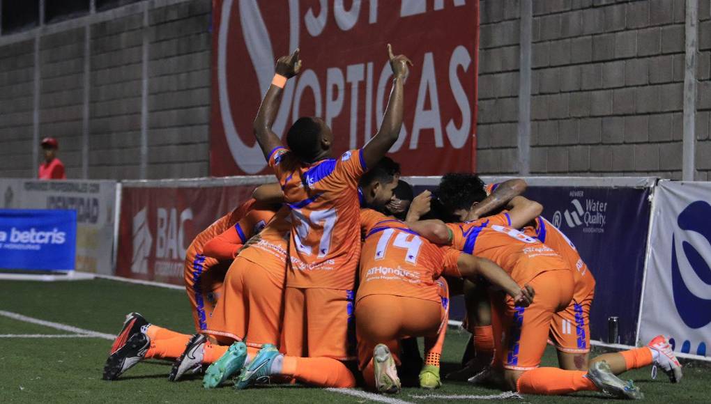 Jefryn Macías anotó al minuto 73 el gol que le dio a Lobos el triunfo por 1-0 y que a la postre los puso en igualdad de puntos con Vida en la tabla del descenso.