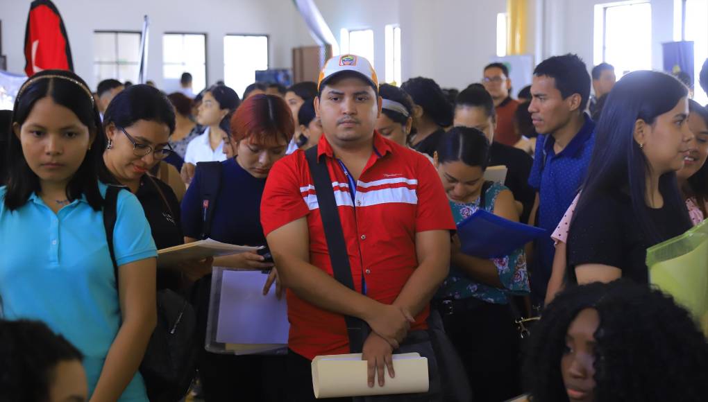 Antes de las 12 del mediodía ya se hablaba de 800 asistentes y iban llegando más.