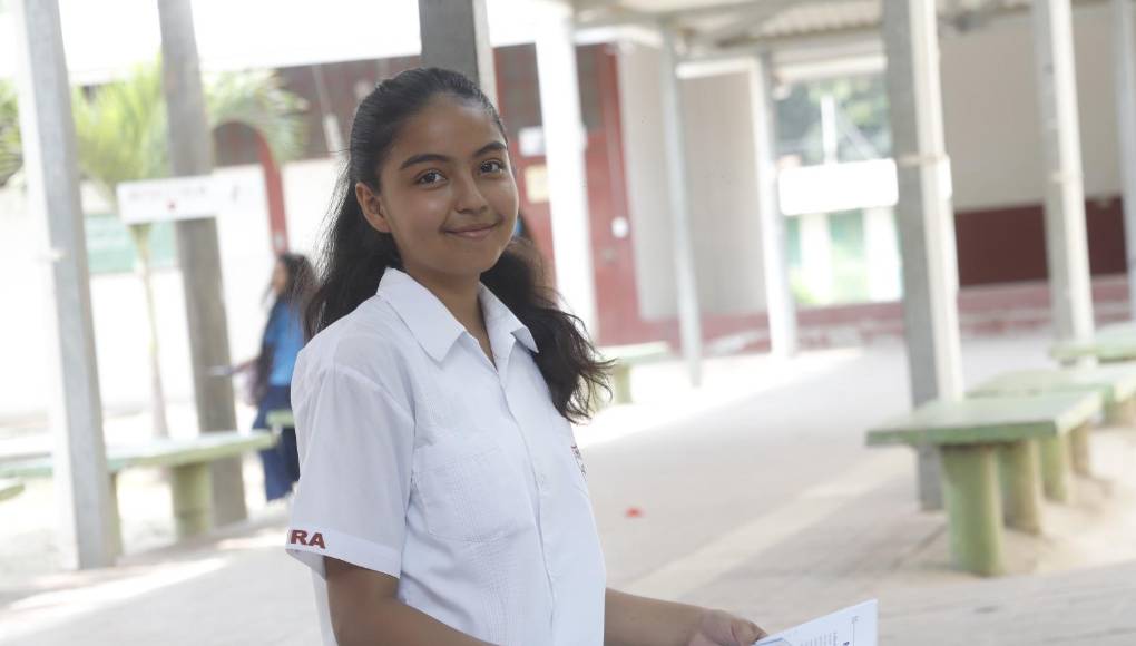 Ulloa Granados reveló que su clase favorita es inglés y que en sus pasatiempos practica la lectura y escucha música.