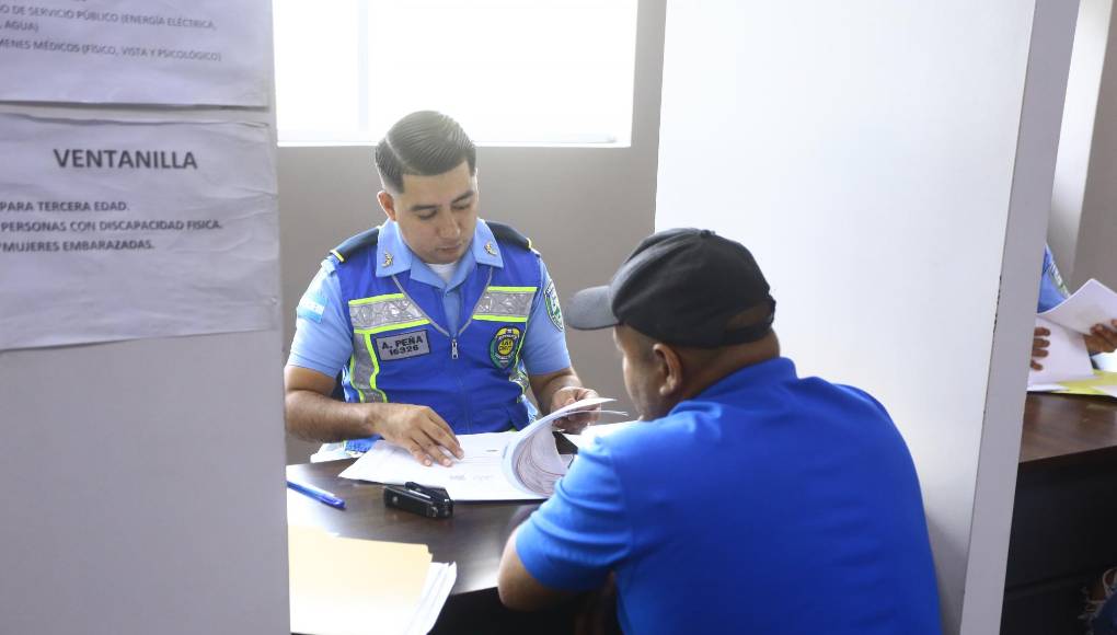 De acuerdo al cuadro posteado por el ministro Gustavo Sánchez, en Tegucigalpa emitirán 1,000 licencias al día, en San Pedro Sula 500 licencias diarias, en Danlí serán 150, en Comayagua y Choluteca 120.