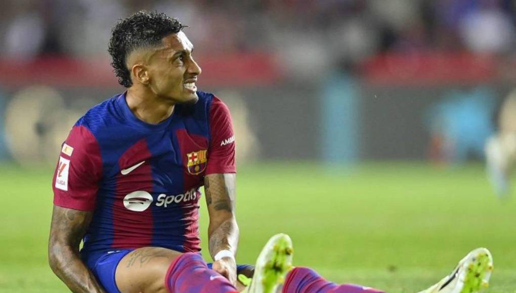 Raphinha también ha sido sondeado por clubes de Arabia Saudita y en el Barça creen que es el momento de hacer caja. El jugador se negó a escuchar ofertas el verano pasado, pero ahora la presión será muy fuerte porque en el club “no tendrá papel de protagonista”. Su valor en el mercado ronda los 50 millones de euros