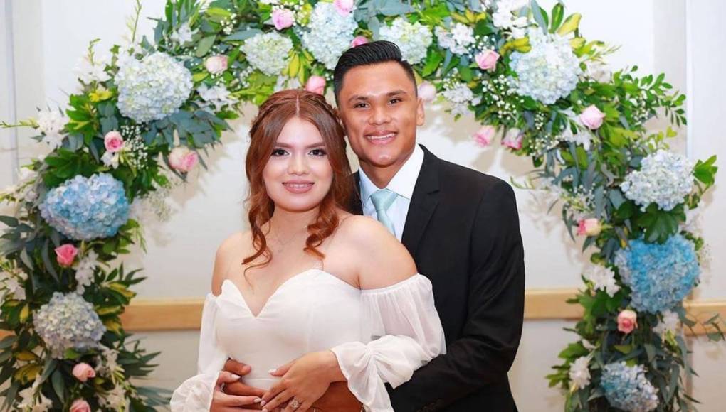 Denil Maldonado es uno de los tantos seleccionados de Honduras que ha formado un bonito matrimonio.