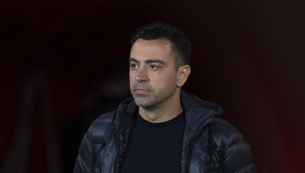 “Lo vamos a intentar. Pienso que el culé debe entender que la situación es complicada, sobre todo a nivel económico tanto para competir con el Real Madrid en España como en Europa. Tenemos una situación económica que no tiene nada que ver con lo que había 25 años atrás, que cuando venía el entrenador venía, decía quiero este, este y este. Ahora no es así. No estamos en las mismas condiciones que los otros clubes con un fair play muy ventajoso o una situación económica mejor”, dijo Xavi el miércoles.