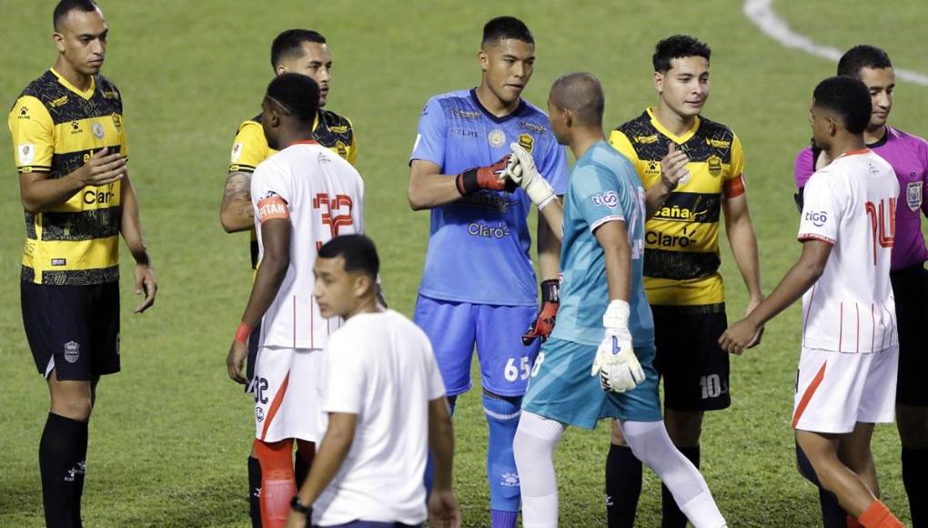 Onan Rodríguez debutó en la Liga Nacional de Honduras en la portería del Real España.