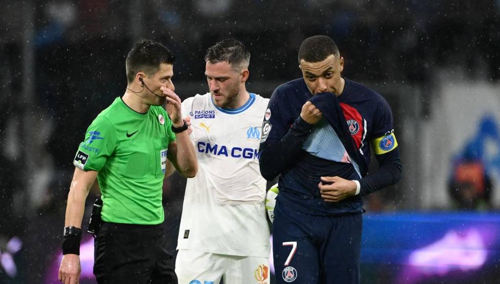 Mbappé anunció ya a los directivos del club que abandonará la entidad al término de su contrato en junio. El Real Madrid se presenta como gran favorito para ser su destino desde la temporada 2024-2025.