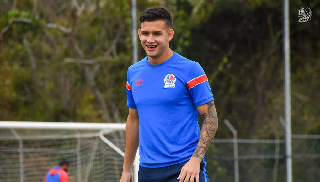 André Orellana puede ser colocado en la zaga y el Olimpia solamente jugar con un hombre en punta.