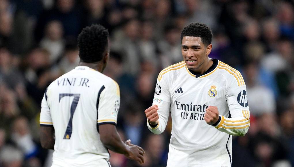 El festejo de Vinicius con Jude Bellingham, quien le dio la asistencia para su golazo.