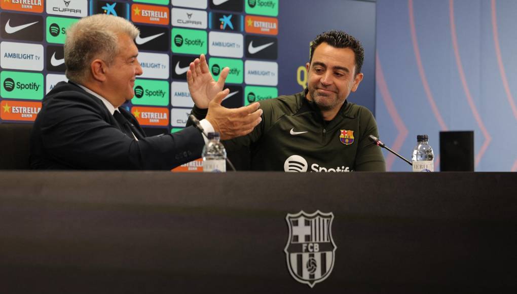 “Xavi es un barcelonista incombustible, participamos de un sentimiento del barcelonismo de la misma manera, tenemos un entrenador que siempre mira por los intereses del Barcelona”, argumentó Laporta.
