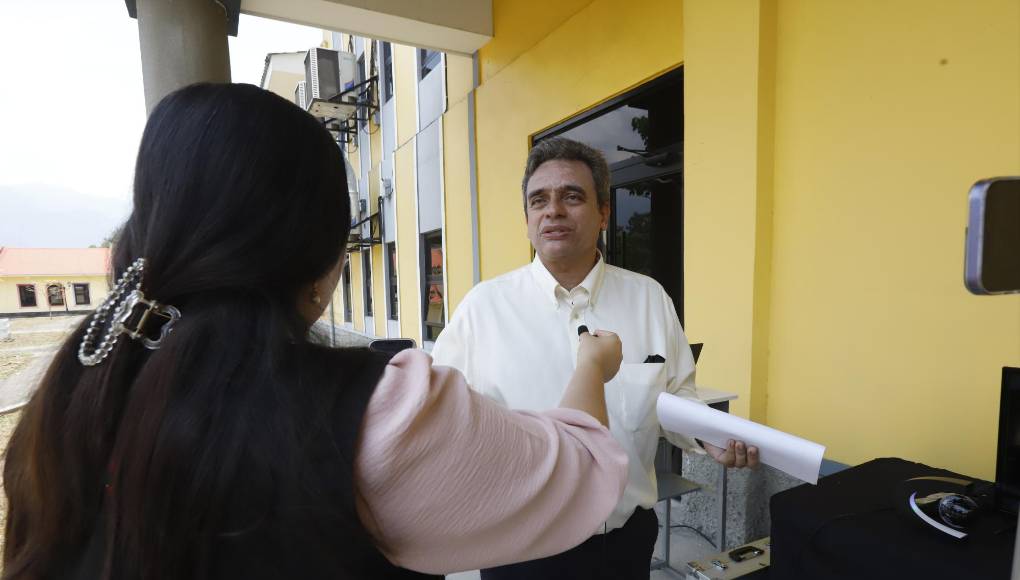 Varios espectadores de Colombia agradecieron la transmisión, ya que en su país no se pudo presenciar el eclipse. Foto: Roberto Shöngarth Carias, director de Investigación Científica de Western International School. 