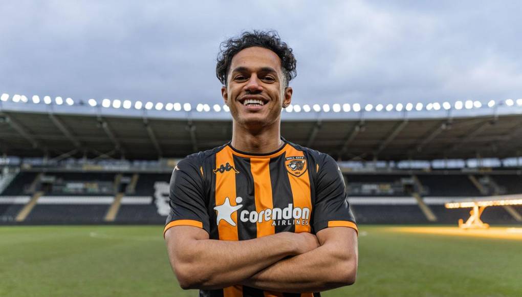 Fabio Carvalho - Una de las grandes promesas portuguesas. Fichó por el Liverpool en verano de 2022 por únicamente 5 millones de euros procedente del Fulham, en ese momento en Championship. No tuvo muchos minutos, y en verano ha salido al RB Leipzig, donde tampoco ha tenido peso en el equipo, y el club alemán decidió devolverlo. Pese a tener ofertas de equipos Premier, el volante luso ha decidido volver a la categoría en la que despuntó. Se ha incorporado a las filas del Hull City, en Championship.