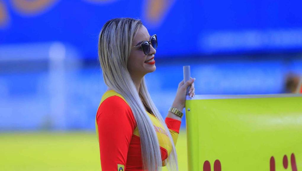 Las hermosas modelos catrachas cautivaron en el estadio Yankel Rosenthal de San Pedro Sula. ¡Qué linda!