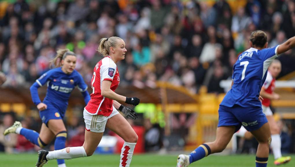 Un tremendo susto se vivió, cuando la jugadora de 24 años sufrió el desmayo en el tiempo de descuento de la final, en Wolverhampton ante el Chelsea.