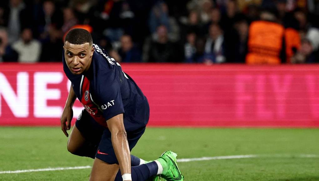 Kylian Mbappé no tuvo su mejor noche y se le vio muy frustrado en el partido ante el Barcelona.